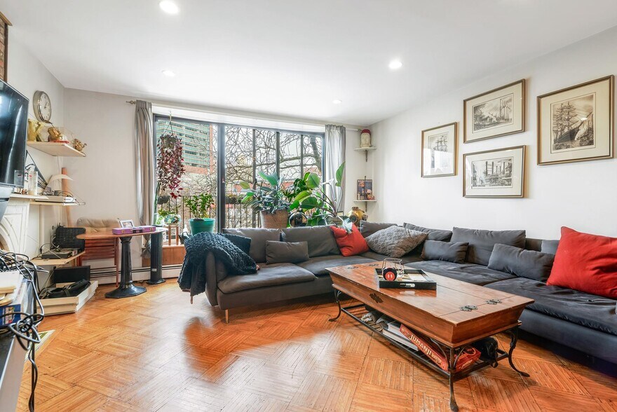 More Photos Of 598 Pacific St, Brooklyn Apartments For Sale