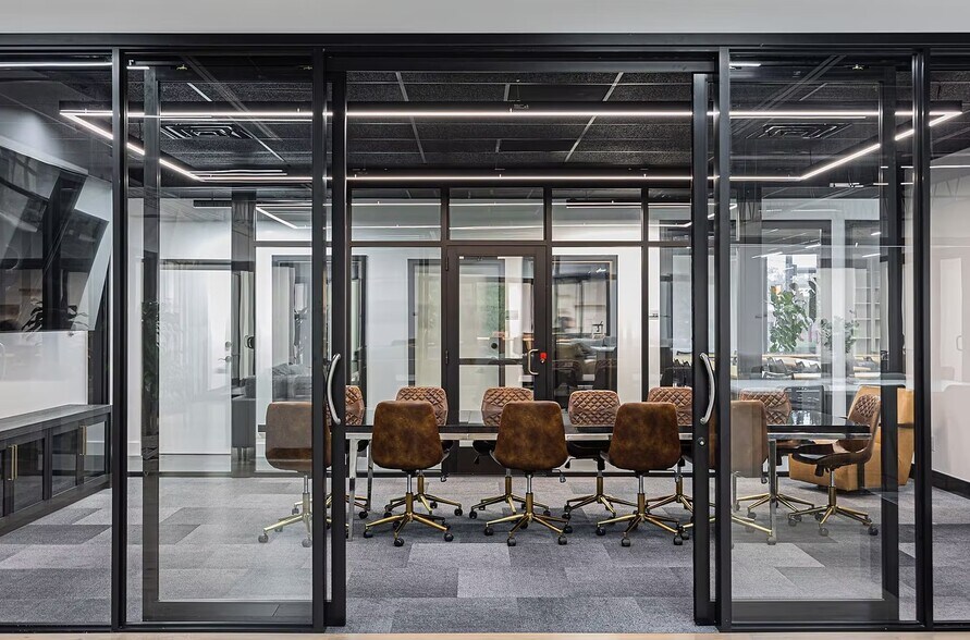 More Photos Of 220 W Bridge St, Dublin Office For Lease