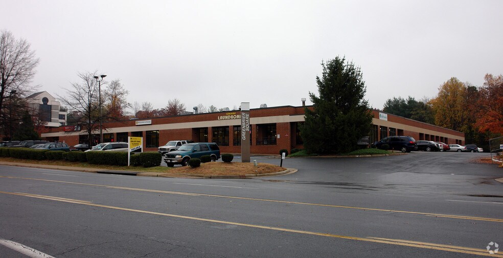 More Photos Of 370-386 Greenbrier Dr, Charlottesville Flex For Lease