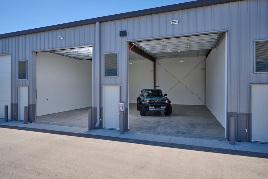 More Photos Of 2007 S Saturn Way, Boise Industrial For Sale