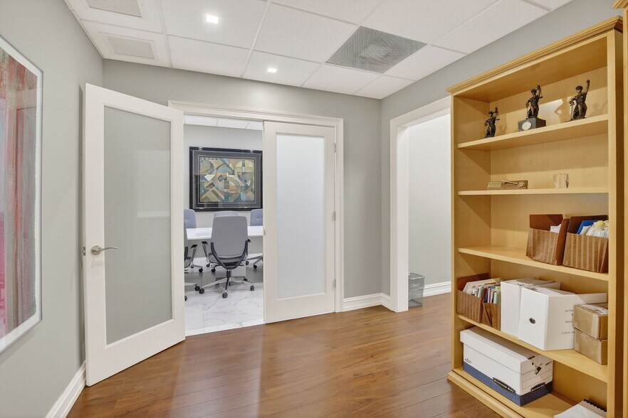 More Photos Of 100 SE 6th St, Fort Lauderdale Office For Lease