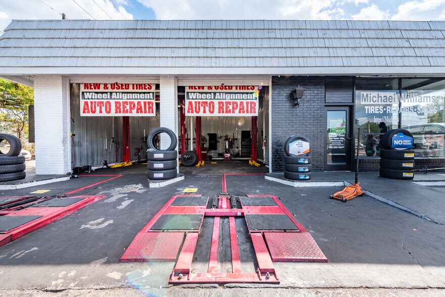 More Photos Of 2501 Sanford Ave, Sanford Auto Repair For Sale