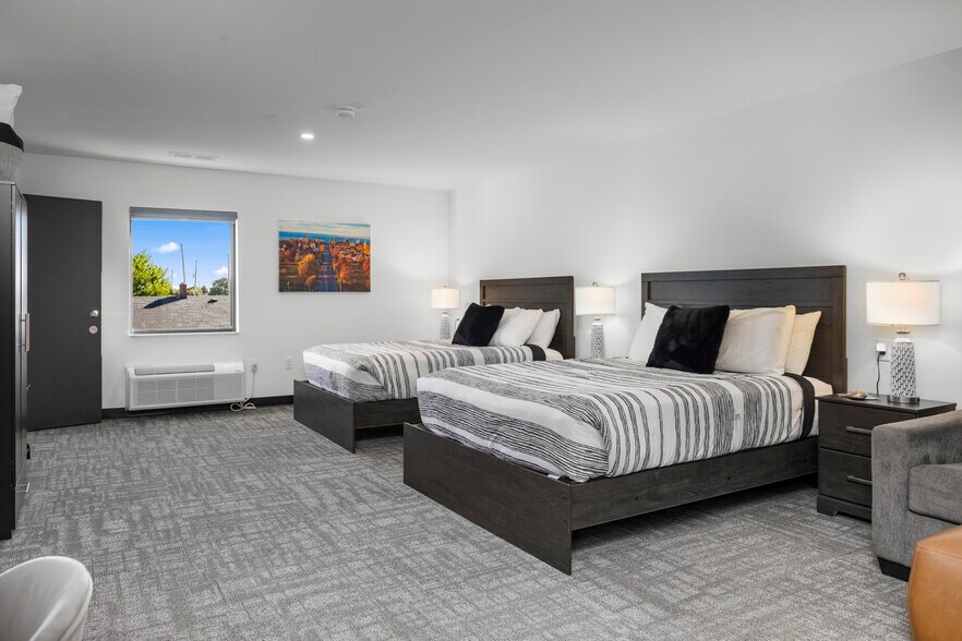 More Photos Of 419 E Market St, Sandusky Hotel For Sale