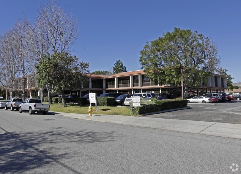 More Photos Of 4195-4225 Valley Fair St, Simi Valley Office For Lease