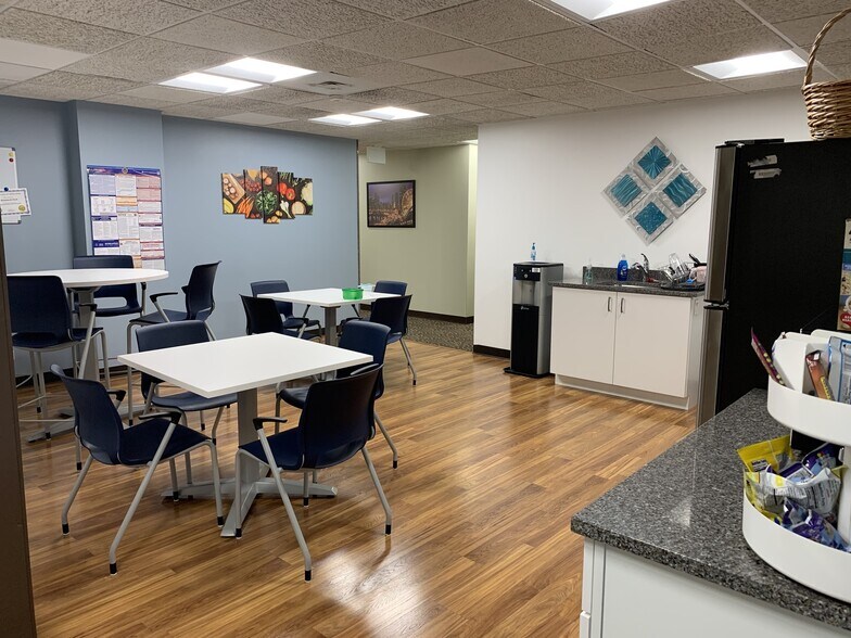 More Photos Of 721 E Madison St, Villa Park Medical For Lease