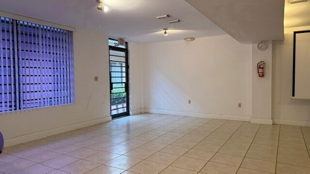 More Photos Of 1651 W 37th St, Hialeah Warehouse For Sale
