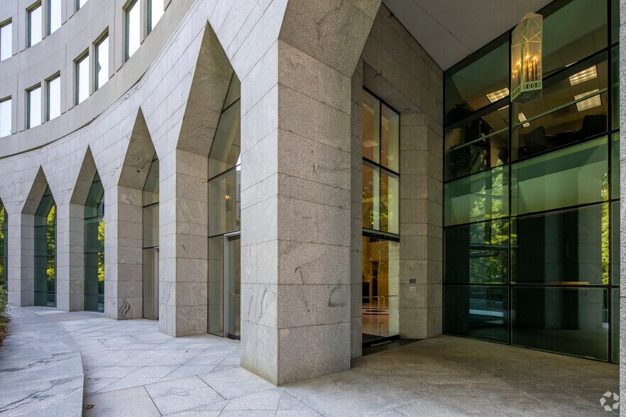 More Photos Of 1000 Urban Center Dr, Vestavia Hills Unknown For Lease