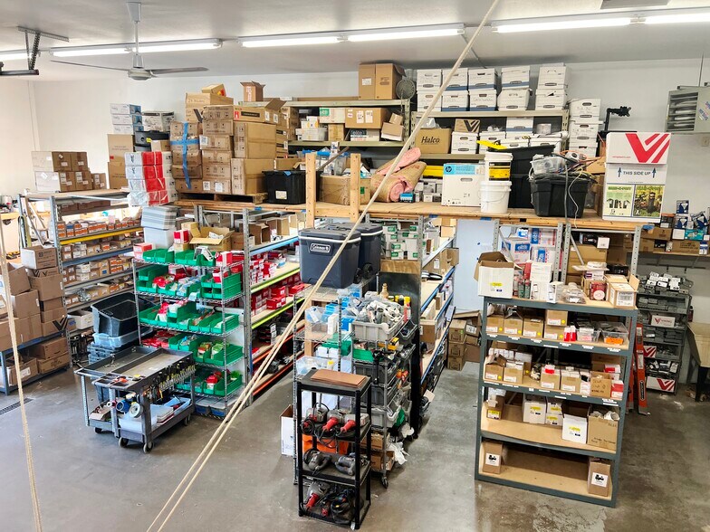 More Photos Of 7953 College Rd, Baxter Warehouse For Lease