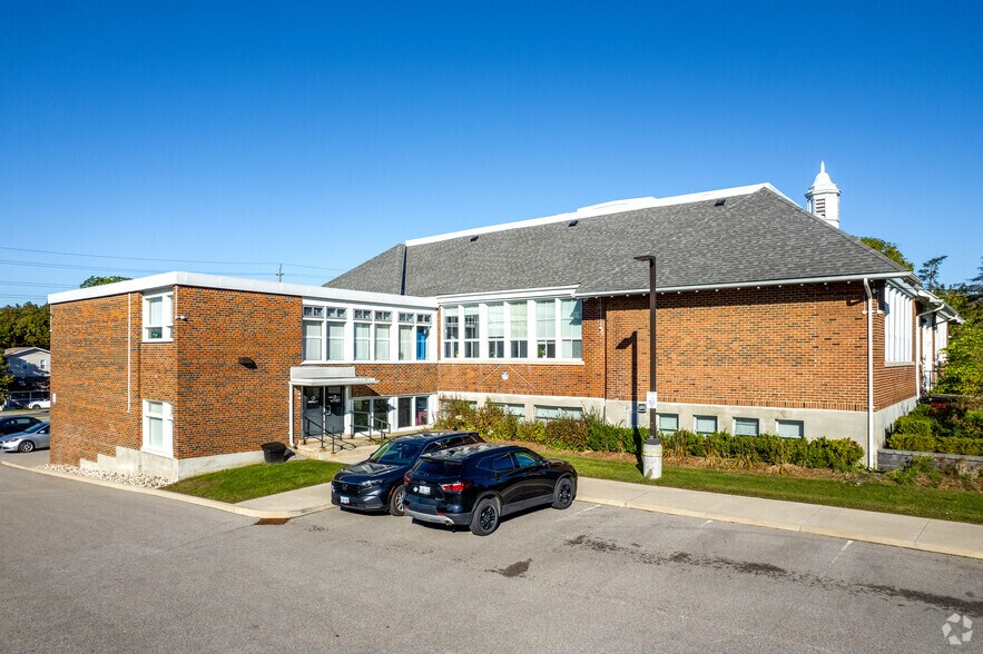 More Photos Of 300 King St S, Whitby Office For Sale