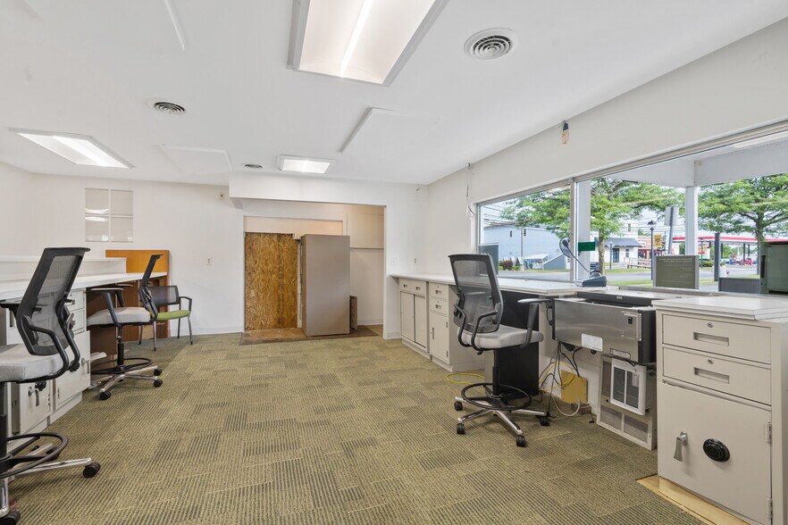 More Photos Of 7 Main St, Camden Bank For Sale