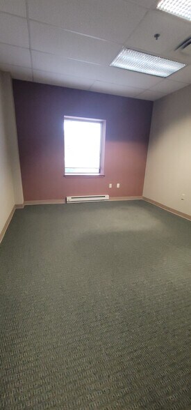 More Photos Of 300 Laird St, Wilkes Barre Warehouse For Lease