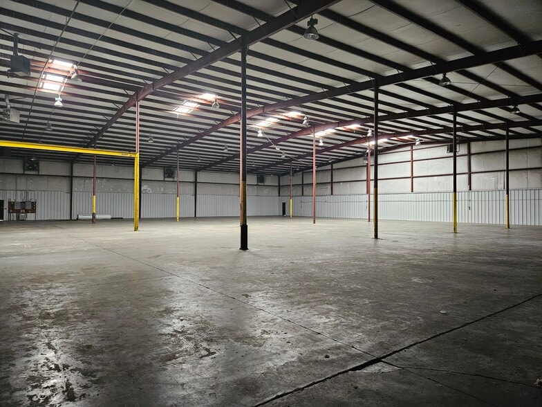 More Photos Of 1259 Armory Rd, Chester Warehouse For Lease