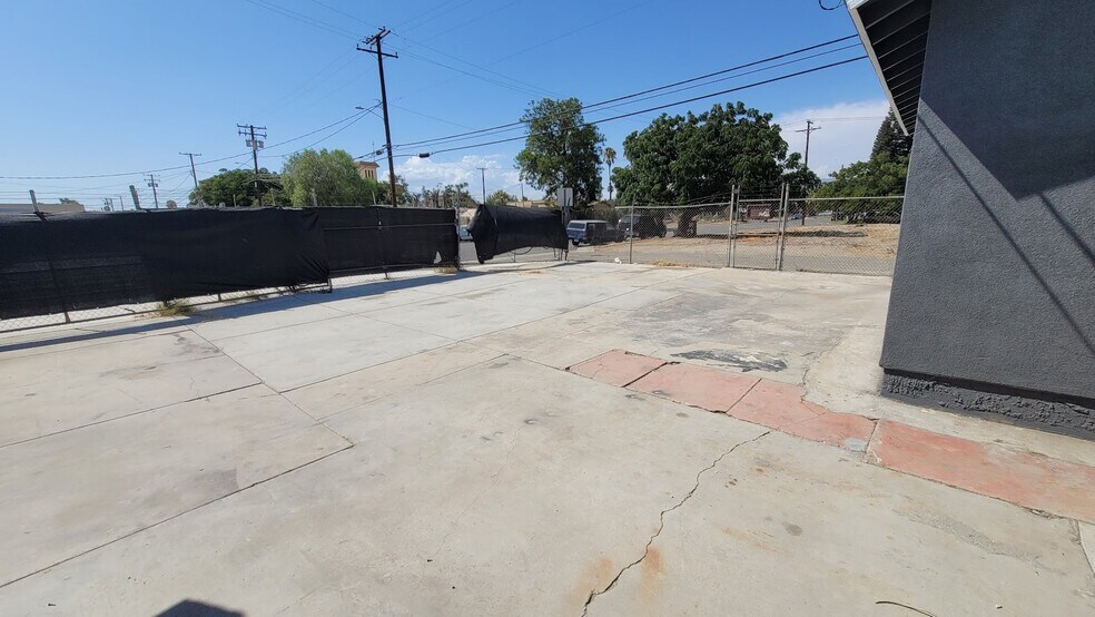 More Photos Of 605 E Valley Blvd, Colton Freestanding For Lease