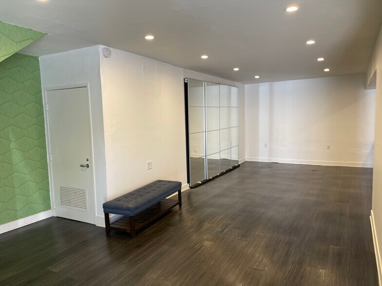 More Photos Of 7449-7451 Melrose Ave, Los Angeles Loft Creative Space For Lease