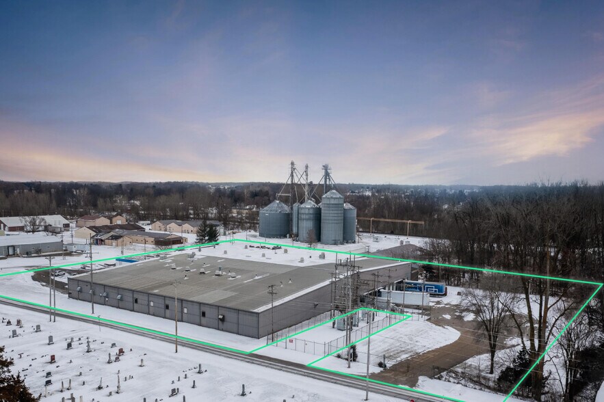 More Photos Of 833 Legner St, Bremen Warehouse For Sale