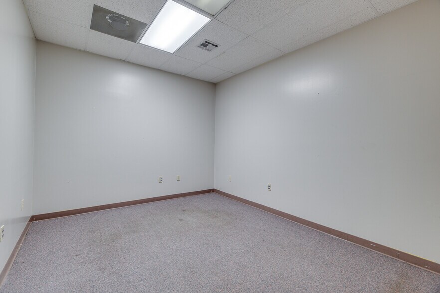 More Photos Of 401 Thomas Rd, West Monroe Medical For Lease