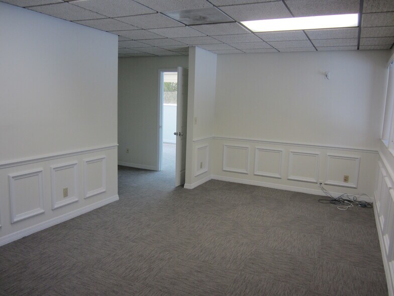 More Photos Of 2139 NE Coachman Rd, Clearwater Office For Sale