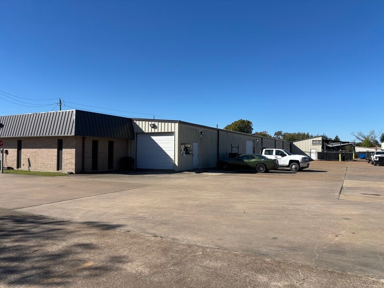 More Photos Of 4181 Magnolia St, Pearland Manufacturing For Lease