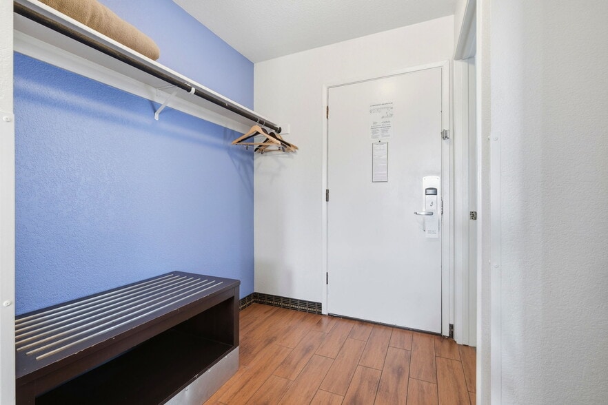 More Photos Of 600 Riverside Ave, Santa Cruz Hotel For Sale