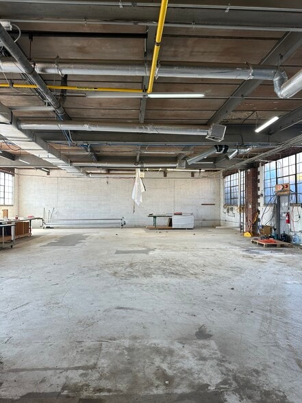 More Photos Of 5310 46th St, Maspeth Warehouse For Lease