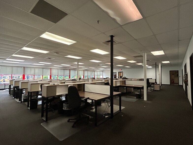 More Photos Of 1801 Russellville Rd, Bowling Green Manufacturing For Sale