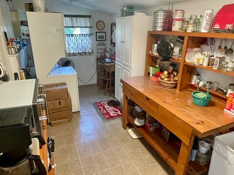 More Photos Of 273 N Main St, Eureka Springs Restaurant For Sale