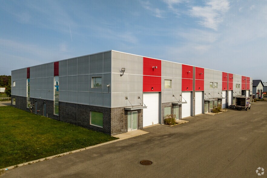 More Photos Of 14410 Rue Rolland-Desjardins, Mirabel Warehouse For Sale