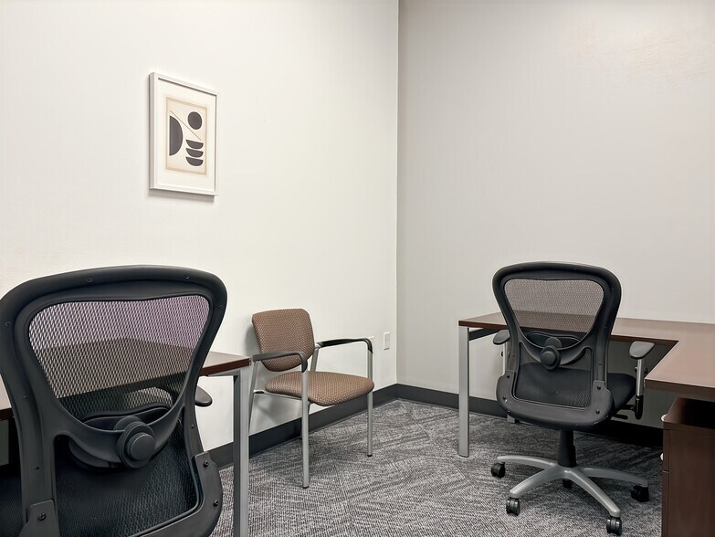 More Photos Of 170 S Green Valley Pky, Henderson Coworking Space