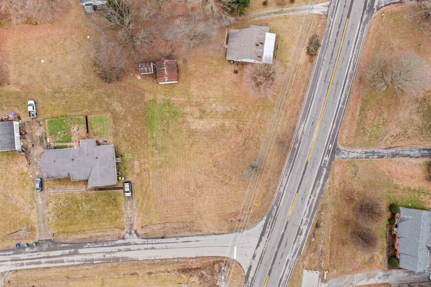 More Photos Of 2612 Us-31w, White House Land For Sale