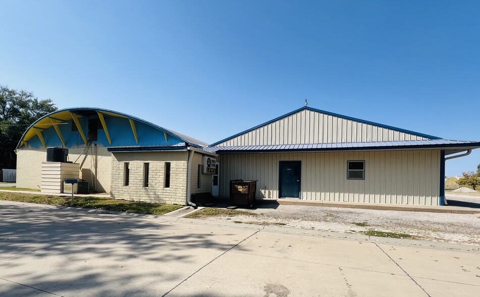 Primary Photo Of 131 S Thorp St, Marion Sports And Entertainment For Sale