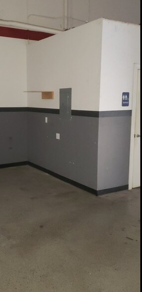 More Photos Of 932 NE 24th Ln, Cape Coral Light Manufacturing For Lease