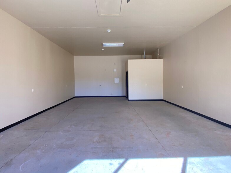 More Photos Of 7810 NW 94th St, Oklahoma City Storefront Retail Office For Lease