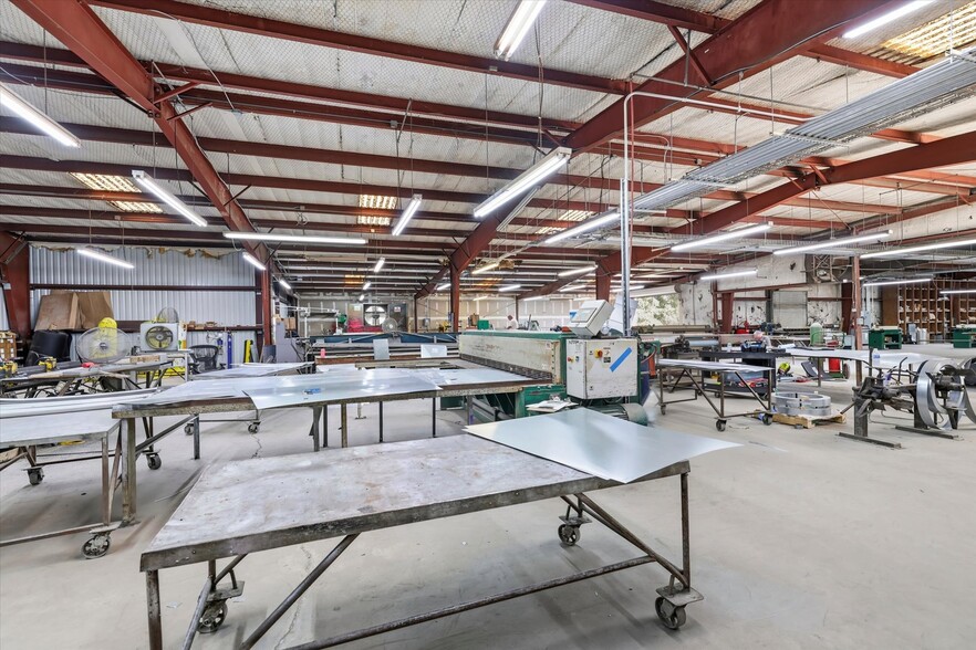 More Photos Of 4711 Capital Cir SW, Tallahassee Warehouse For Sale