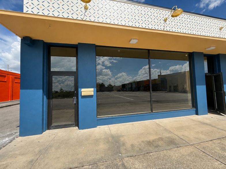 Primary Photo Of 711 W Smith St, Orlando General Retail For Lease