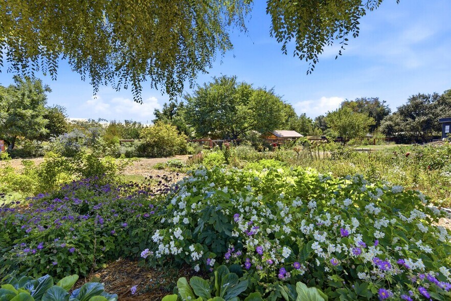 More Photos Of 10095 Monterey Rd, Gilroy Industrial For Sale