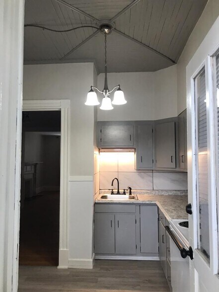 More Photos Of 149 2nd Ave, Troy Apartments For Sale