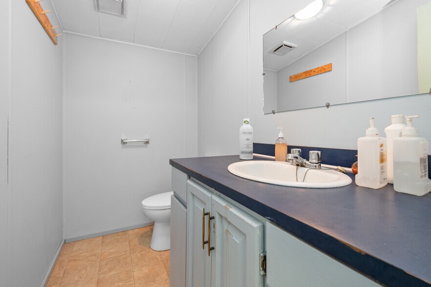 More Photos Of 841 4th, Hope Flex For Sale