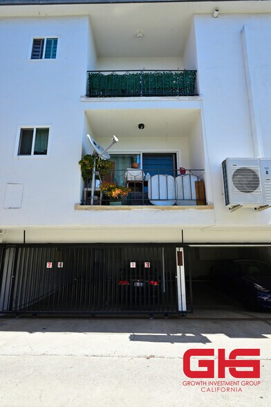 More Photos Of 1063 Justin Ave, Glendale Apartments For Sale