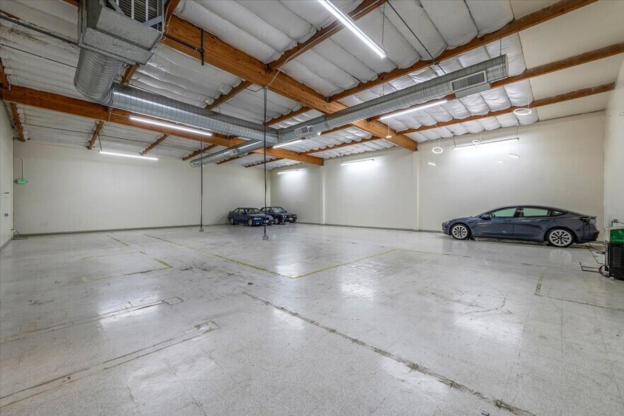 More Photos Of 1290 Reamwood Ave, Sunnyvale Research And Development For Lease