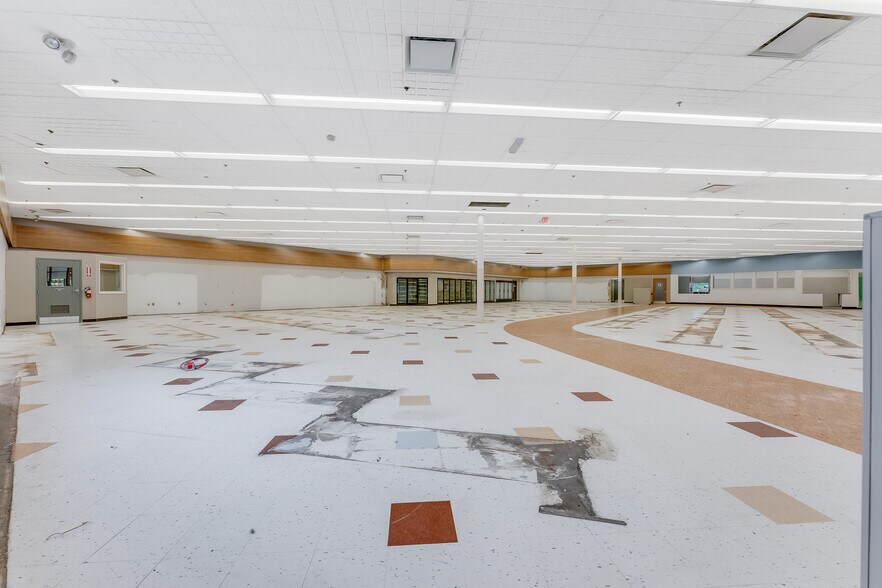 More Photos Of 19254 Seneca Trl, Marlinton Drugstore For Sale