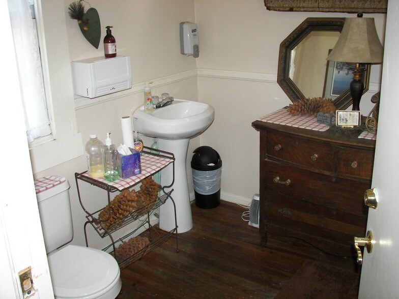 More Photos Of 23382 Crest Forest Dr, Crestline Freestanding For Sale