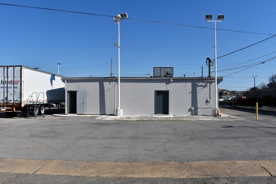 More Photos Of 1252 Gallatin Pike S, Madison Freestanding For Lease