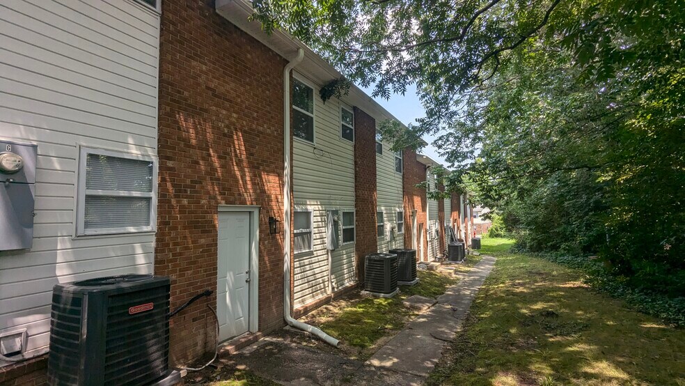 More Photos Of 1507 Tucker St, Greensboro Apartments For Sale