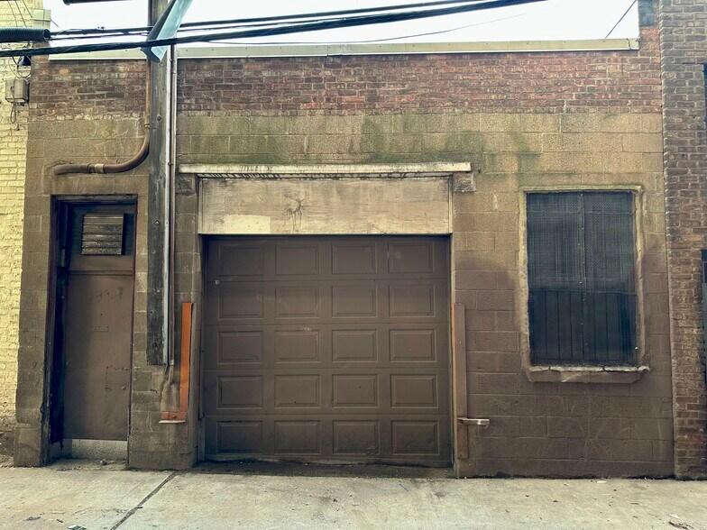 More Photos Of 1908 N Milwaukee Ave, Chicago Manufacturing For Sale