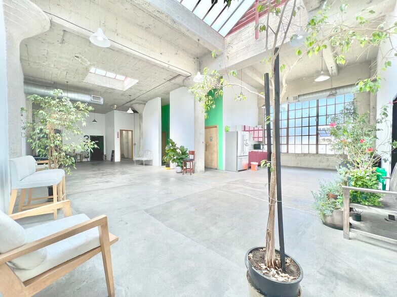 More Photos Of 623 E 9th St, Los Angeles Loft Creative Space For Lease