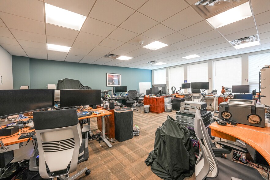 More Photos Of 7115 Leesburg Pike, Falls Church Office For Sale