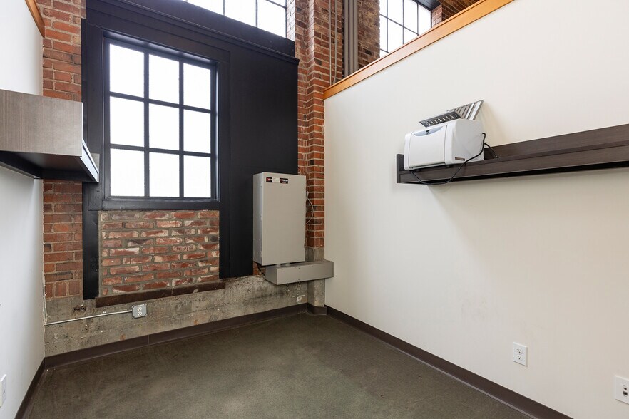 More Photos Of 2420 2nd Ave, Seattle Storefront Retail Office For Sale