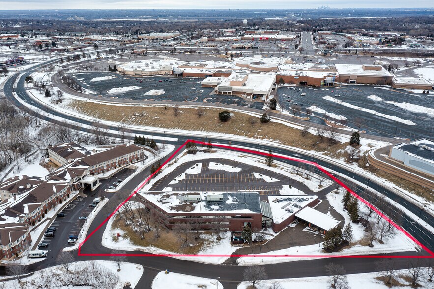 More Photos Of 14450 Burnhaven Dr, Burnsville Office For Sale