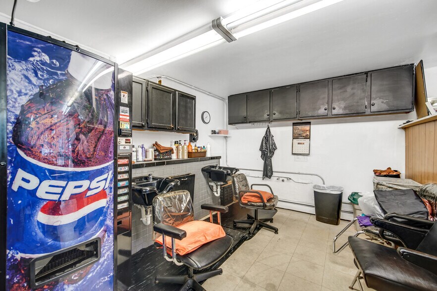 More Photos Of 1859 E 87th St, Chicago Storefront Retail Office For Sale