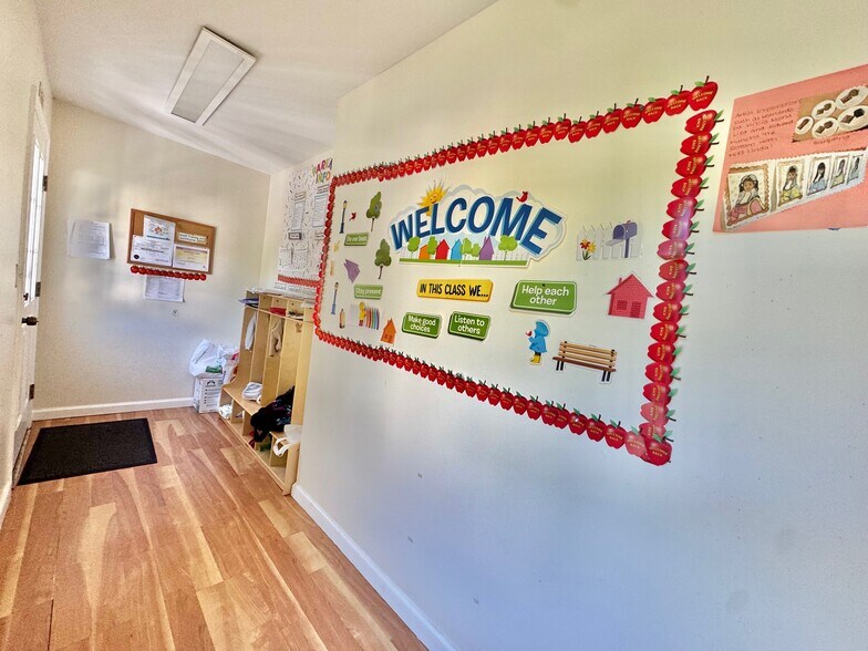 More Photos Of 329 Deer Park Rd, Dix Hills General Retail For Sale